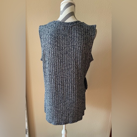 Liz Claiborne - Sleeveless Sweater Top - Tie Waist - Size: XL - Picture 3 of 7